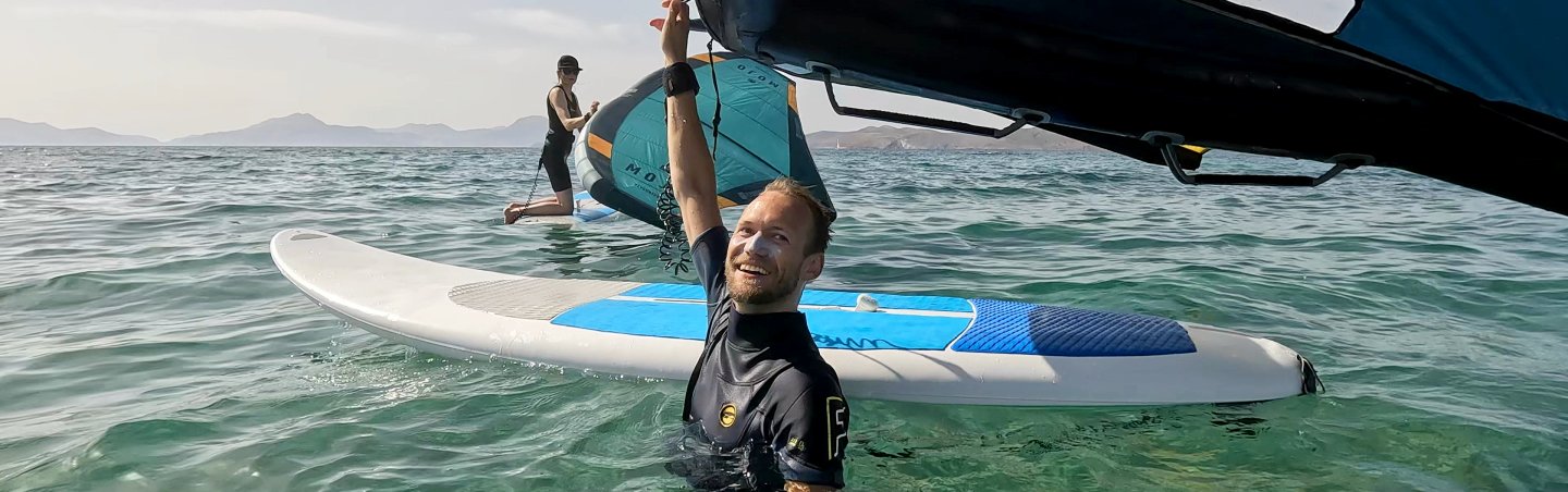 wingsurfing, wingfoil, wingfoiling, wingsurfing